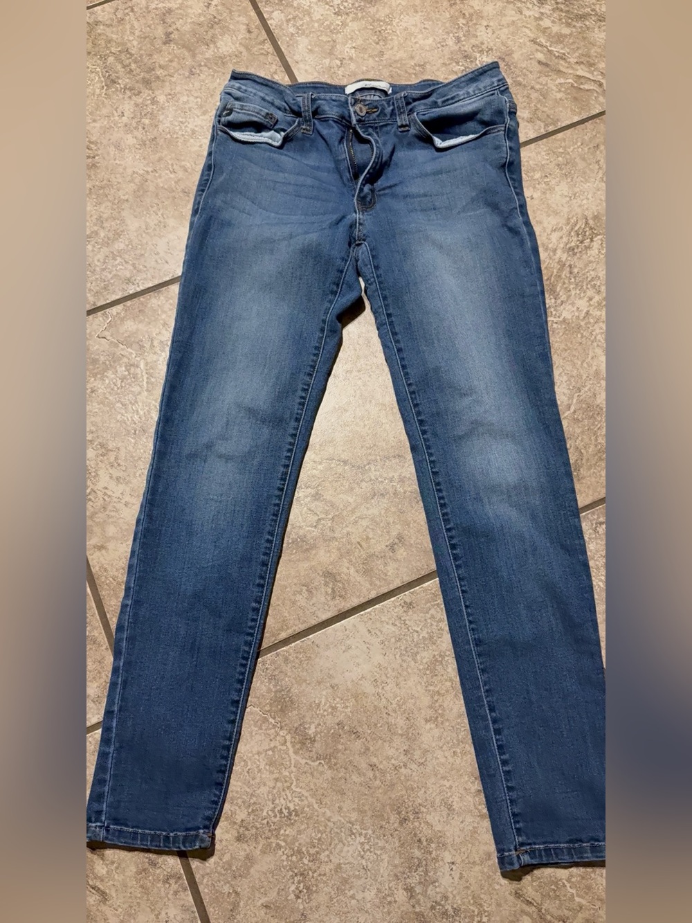 Kancan Women's Skinny Jeans in Medium Blue Wash